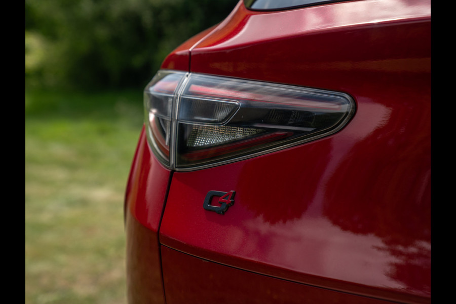 Alfa Romeo Stelvio 2.9 V6 AWD Quadrifoglio | Harman/Kardon | Rosso Competizione | Adapt. cruise | CarPlay | Carbon stuur