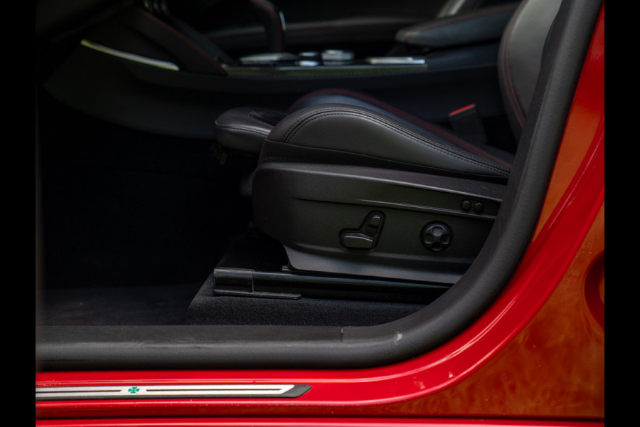 Alfa Romeo Stelvio 2.9 V6 AWD Quadrifoglio | Harman/Kardon | Rosso Competizione | Adapt. cruise | CarPlay | Carbon stuur
