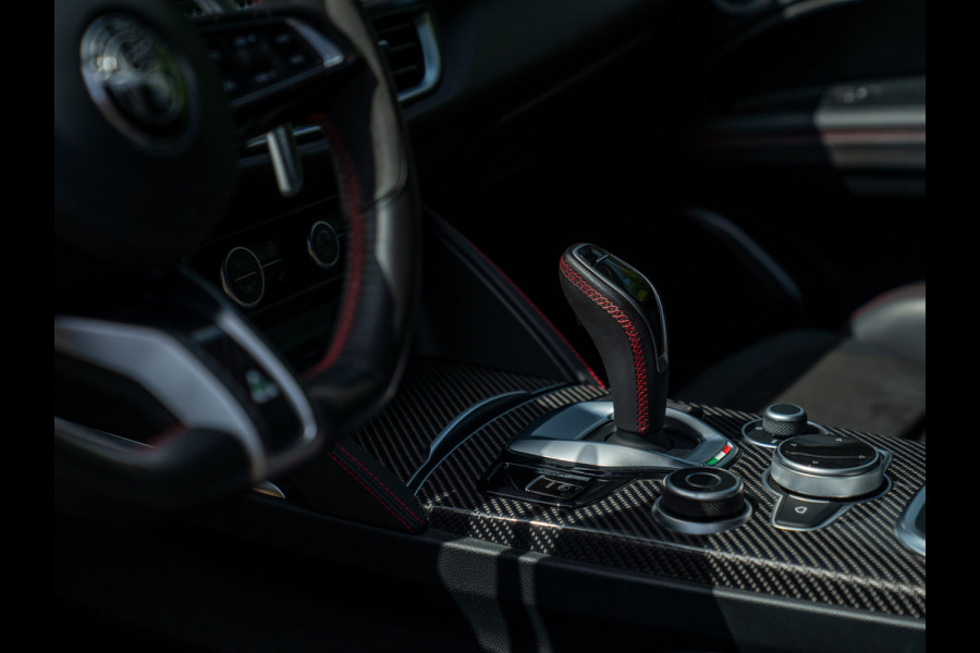 Alfa Romeo Stelvio 2.9 V6 AWD Quadrifoglio | Harman/Kardon | Rosso Competizione | Adapt. cruise | CarPlay | Carbon stuur