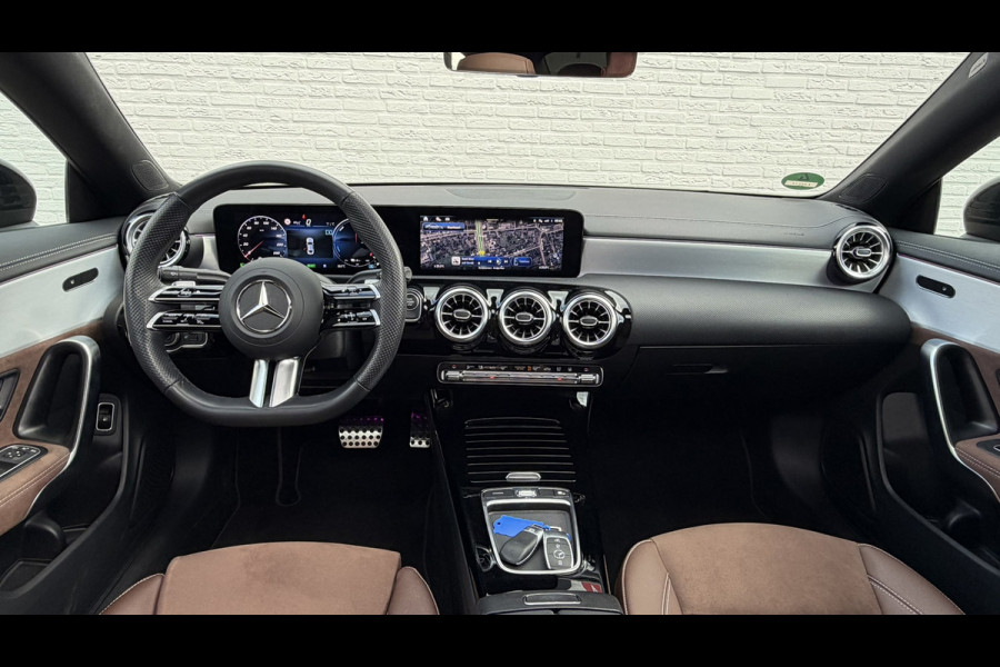 Mercedes-Benz CLA-Klasse 250 e AMG Line Plug in Full-led Matrix Leder Panorama Camera Pdc Sfeerverlichting Trekhaak