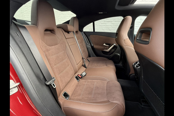 Mercedes-Benz CLA-Klasse 250 e AMG Line Plug in Full-led Matrix Leder Panorama Camera Pdc Sfeerverlichting Trekhaak