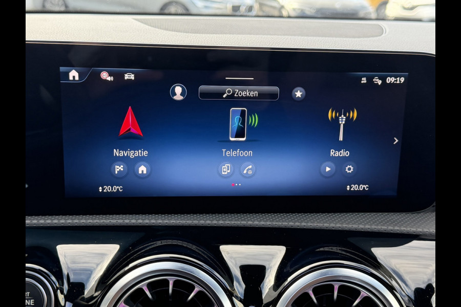 Mercedes-Benz CLA-Klasse 250 e AMG Line Plug in Full-led Matrix Leder Panorama Camera Pdc Sfeerverlichting Trekhaak