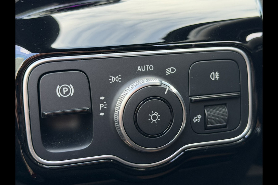 Mercedes-Benz CLA-Klasse 250 e AMG Line Plug in Full-led Matrix Leder Panorama Camera Pdc Sfeerverlichting Trekhaak