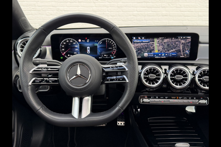 Mercedes-Benz CLA-Klasse 250 e AMG Line Plug in Full-led Matrix Leder Panorama Camera Pdc Sfeerverlichting Trekhaak