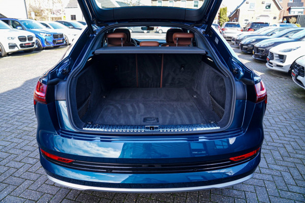 Audi e-tron Sportback 55 quattro Business edition Plus 95 kWh | Panorama | Luxe Leder | Adaptieve cruise | Memory | Clima achter