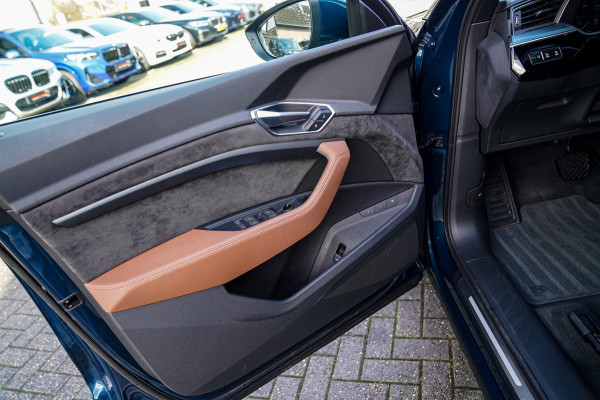 Audi e-tron Sportback 55 quattro Business edition Plus 95 kWh | Panorama | Luxe Leder | Adaptieve cruise | Memory | Clima achter