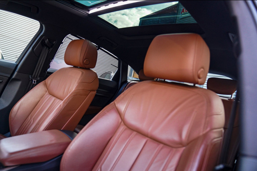 Audi e-tron Sportback 55 quattro Business edition Plus 95 kWh | Panorama | Luxe Leder | Adaptieve cruise | Memory | Clima achter