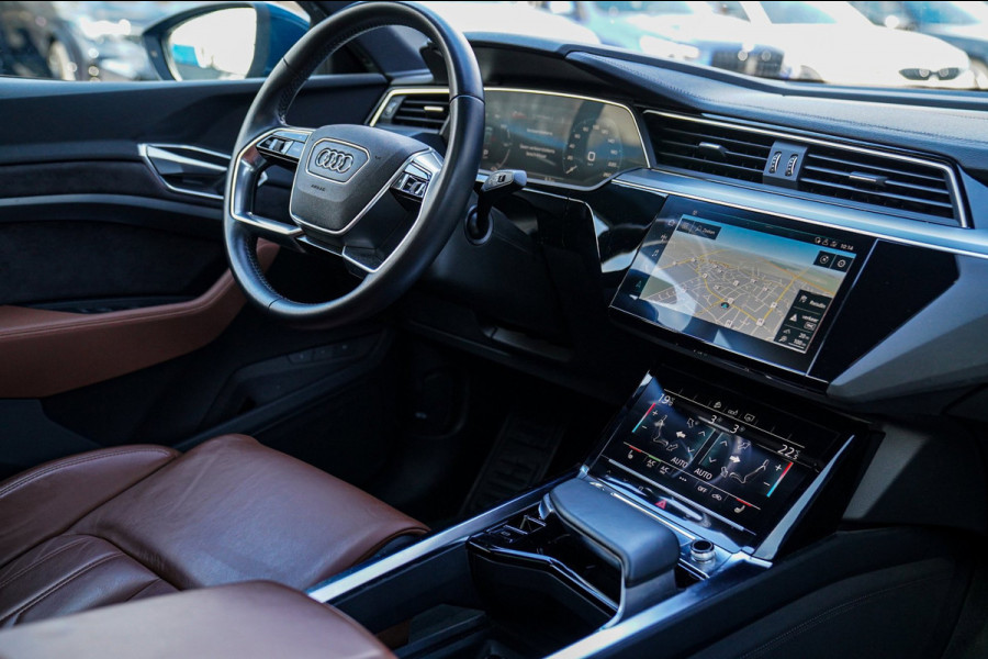 Audi e-tron Sportback 55 quattro Business edition Plus 95 kWh | Panorama | Luxe Leder | Adaptieve cruise | Memory | Clima achter
