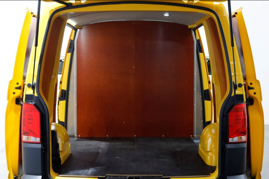 Volkswagen Transporter T6.1 2.0 TDI 150pk L1H1 DSG-Automaat Airco/Navi/2x Schuifdeur 04-2022
