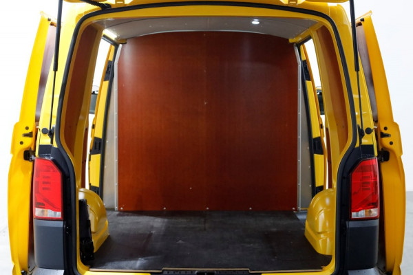 Volkswagen Transporter T6.1 2.0 TDI 150pk L1H1 DSG-Automaat Airco/Navi/2x Schuifdeur 04-2022