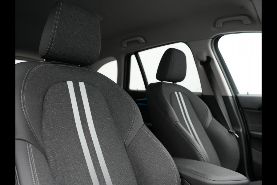 BMW X1 xDrive25e Sportline PHEV 221pk Dealer O.H. | Camera | Sportstoelen Verwarmd | Sfeerverlichting | Keyless | Navigatie | Cruise Control | DAB | Plug In Hybrid |