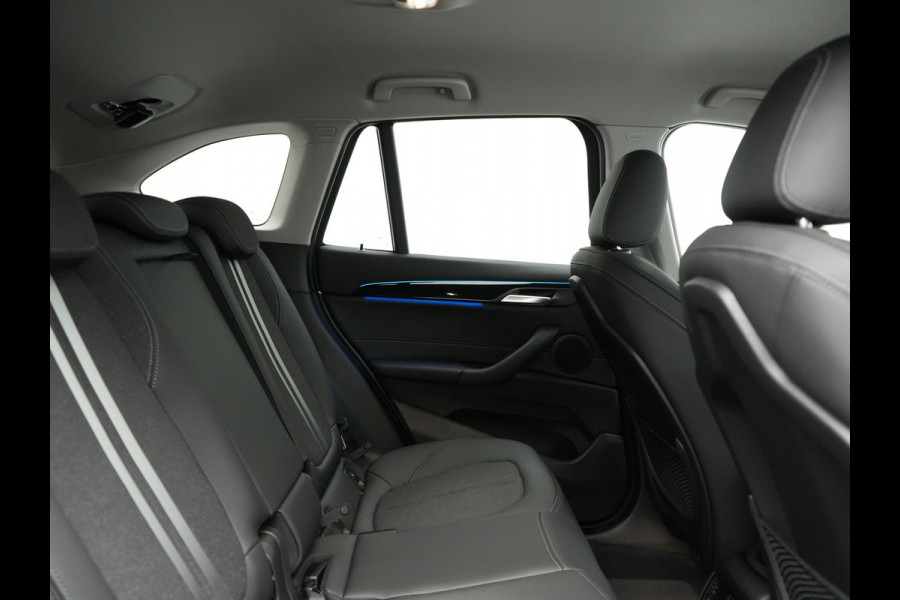 BMW X1 xDrive25e Sportline PHEV 221pk Dealer O.H. | Camera | Sportstoelen Verwarmd | Sfeerverlichting | Keyless | Navigatie | Cruise Control | DAB | Plug In Hybrid |