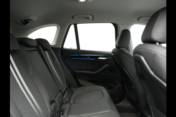 BMW X1 xDrive25e Sportline PHEV 221pk Dealer O.H. | Camera | Sportstoelen Verwarmd | Sfeerverlichting | Keyless | Navigatie | Cruise Control | DAB | Plug In Hybrid |