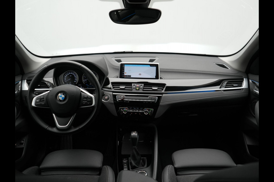 BMW X1 xDrive25e Sportline PHEV 221pk Dealer O.H. | Camera | Sportstoelen Verwarmd | Sfeerverlichting | Keyless | Navigatie | Cruise Control | DAB | Plug In Hybrid |