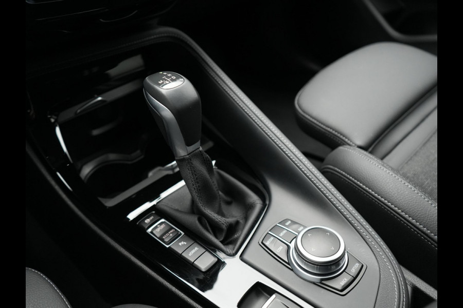 BMW X1 xDrive25e Sportline PHEV 221pk Dealer O.H. | Camera | Sportstoelen Verwarmd | Sfeerverlichting | Keyless | Navigatie | Cruise Control | DAB | Plug In Hybrid |