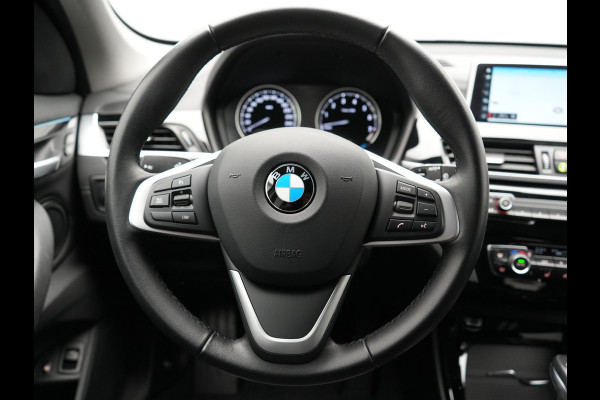 BMW X1 xDrive25e Sportline PHEV 221pk Dealer O.H. | Camera | Sportstoelen Verwarmd | Sfeerverlichting | Keyless | Navigatie | Cruise Control | DAB | Plug In Hybrid |