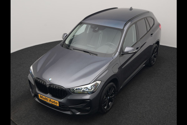BMW X1 xDrive25e Sportline PHEV 221pk Dealer O.H. | Camera | Sportstoelen Verwarmd | Sfeerverlichting | Keyless | Navigatie | Cruise Control | DAB | Plug In Hybrid |