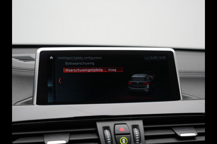 BMW X1 xDrive25e Sportline PHEV 221pk Dealer O.H. | Camera | Sportstoelen Verwarmd | Sfeerverlichting | Keyless | Navigatie | Cruise Control | DAB | Plug In Hybrid |