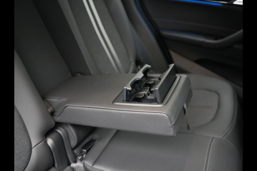 BMW X1 xDrive25e Sportline PHEV 221pk Dealer O.H. | Camera | Sportstoelen Verwarmd | Sfeerverlichting | Keyless | Navigatie | Cruise Control | DAB | Plug In Hybrid |