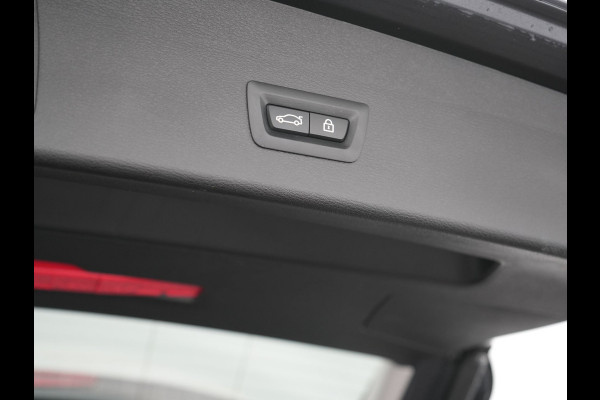 BMW X1 xDrive25e Sportline PHEV 221pk Dealer O.H. | Camera | Sportstoelen Verwarmd | Sfeerverlichting | Keyless | Navigatie | Cruise Control | DAB | Plug In Hybrid |