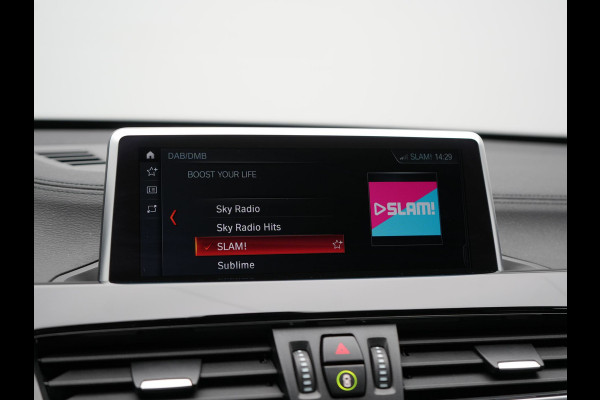 BMW X1 xDrive25e Sportline PHEV 221pk Dealer O.H. | Camera | Sportstoelen Verwarmd | Sfeerverlichting | Keyless | Navigatie | Cruise Control | DAB | Plug In Hybrid |