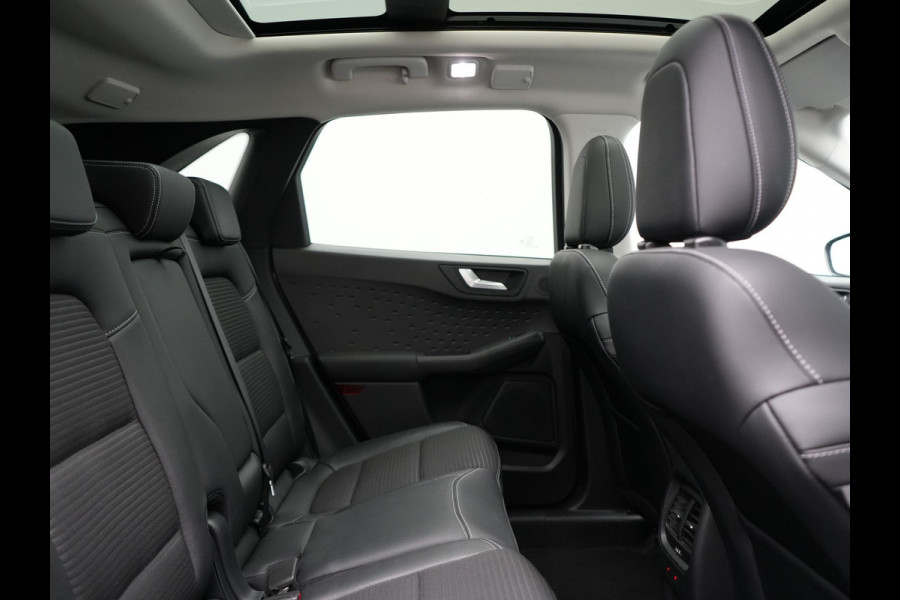 Ford Kuga 2.5 Titanium X PHEV 225pk Dealer O.H. | Trekhaak Af Fabriek | Panodak | Head Up | Adaptive Cruise | 360 Camera | Bang & Olufsen | Sportstoelen & Stuur Verwarmd | Keyless | Blis | Navigatie | DAB | Plug In Hybrid |