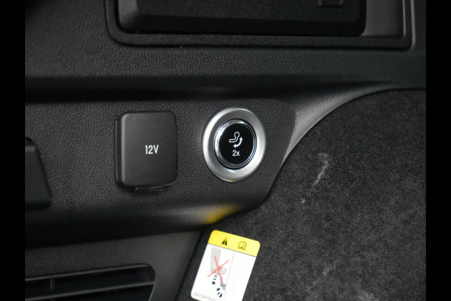 Ford Kuga 2.5 Titanium X PHEV 225pk Dealer O.H. | Trekhaak Af Fabriek | Panodak | Head Up | Adaptive Cruise | 360 Camera | Bang & Olufsen | Sportstoelen & Stuur Verwarmd | Keyless | Blis | Navigatie | DAB | Plug In Hybrid |