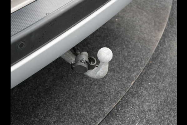 Ford Kuga 2.5 Titanium X PHEV 225pk Dealer O.H. | Trekhaak Af Fabriek | Panodak | Head Up | Adaptive Cruise | 360 Camera | Bang & Olufsen | Sportstoelen & Stuur Verwarmd | Keyless | Blis | Navigatie | DAB | Plug In Hybrid |