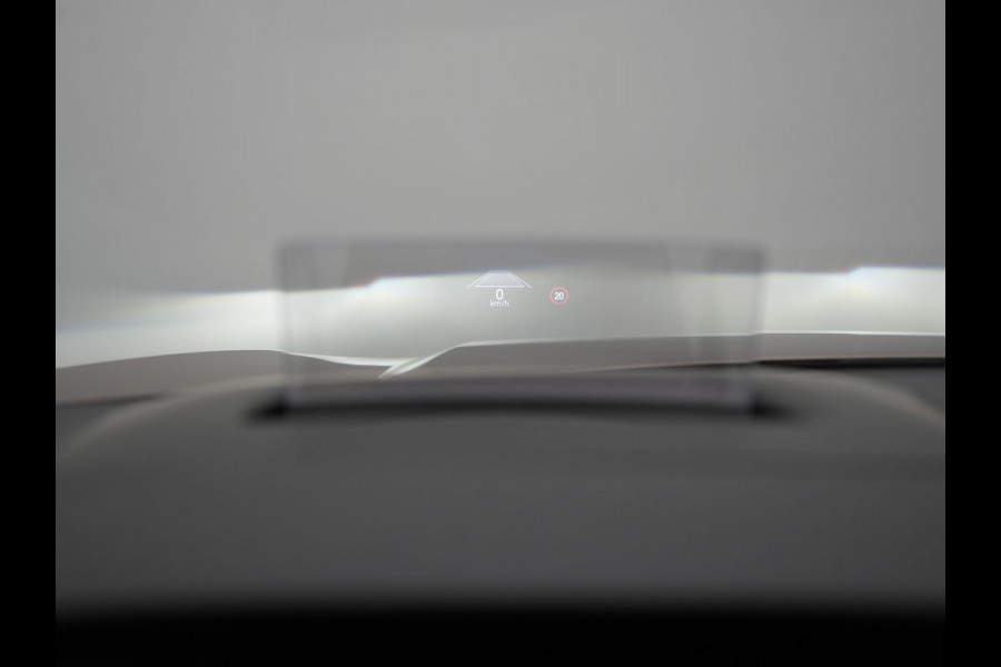 Ford Kuga 2.5 Titanium X PHEV 225pk Dealer O.H. | Trekhaak Af Fabriek | Panodak | Head Up | Adaptive Cruise | 360 Camera | Bang & Olufsen | Sportstoelen & Stuur Verwarmd | Keyless | Blis | Navigatie | DAB | Plug In Hybrid |