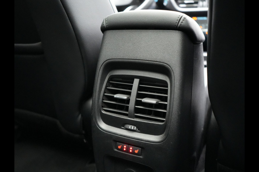 Ford Kuga 2.5 Titanium X PHEV 225pk Dealer O.H. | Trekhaak Af Fabriek | Panodak | Head Up | Adaptive Cruise | 360 Camera | Bang & Olufsen | Sportstoelen & Stuur Verwarmd | Keyless | Blis | Navigatie | DAB | Plug In Hybrid |