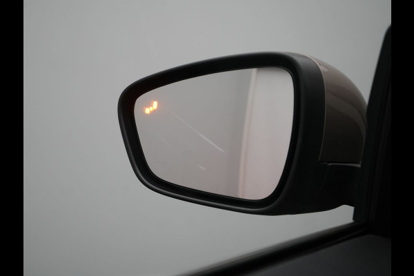 Ford Kuga 2.5 Titanium X PHEV 225pk Dealer O.H. | Trekhaak Af Fabriek | Panodak | Head Up | Adaptive Cruise | 360 Camera | Bang & Olufsen | Sportstoelen & Stuur Verwarmd | Keyless | Blis | Navigatie | DAB | Plug In Hybrid |