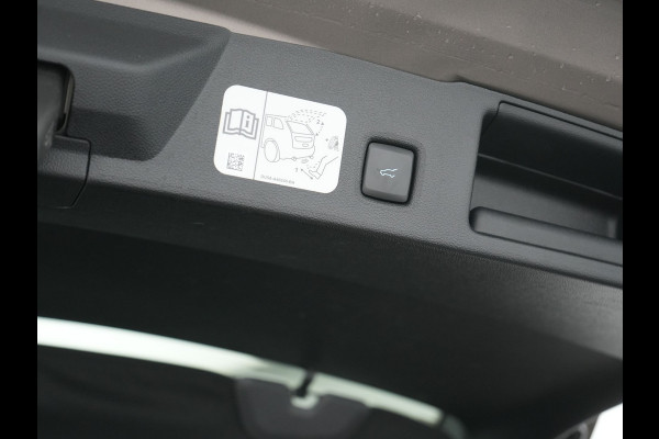 Ford Kuga 2.5 Titanium X PHEV 225pk Dealer O.H. | Trekhaak Af Fabriek | Panodak | Head Up | Adaptive Cruise | 360 Camera | Bang & Olufsen | Sportstoelen & Stuur Verwarmd | Keyless | Blis | Navigatie | DAB | Plug In Hybrid |