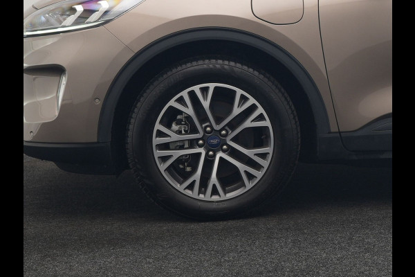 Ford Kuga 2.5 Titanium X PHEV 225pk Dealer O.H. | Trekhaak Af Fabriek | Panodak | Head Up | Adaptive Cruise | 360 Camera | Bang & Olufsen | Sportstoelen & Stuur Verwarmd | Keyless | Blis | Navigatie | DAB | Plug In Hybrid |