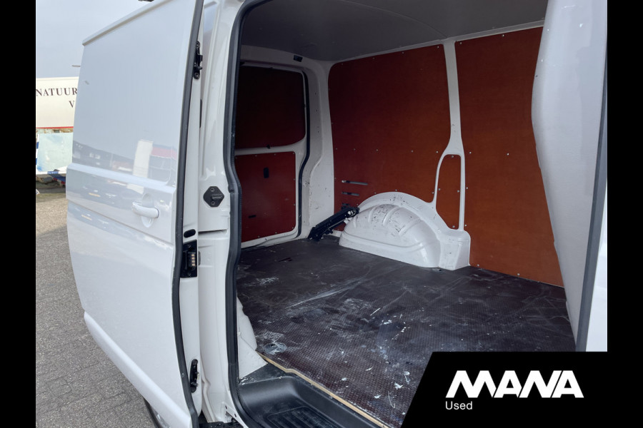Volkswagen Transporter 2.0TDI 150PK L1H1 Automaat Trekhaak Navi Carplay Sensoren LM velgen