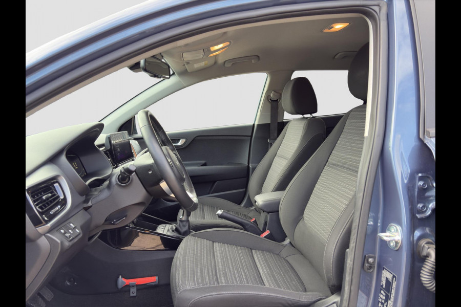 Kia Stonic 1.0 T-GDi MHEV DynamicPlusLine Stoel- en Stuurverwarming | Navi | Cimate Control | Cruise Control | Key-less | Camera |