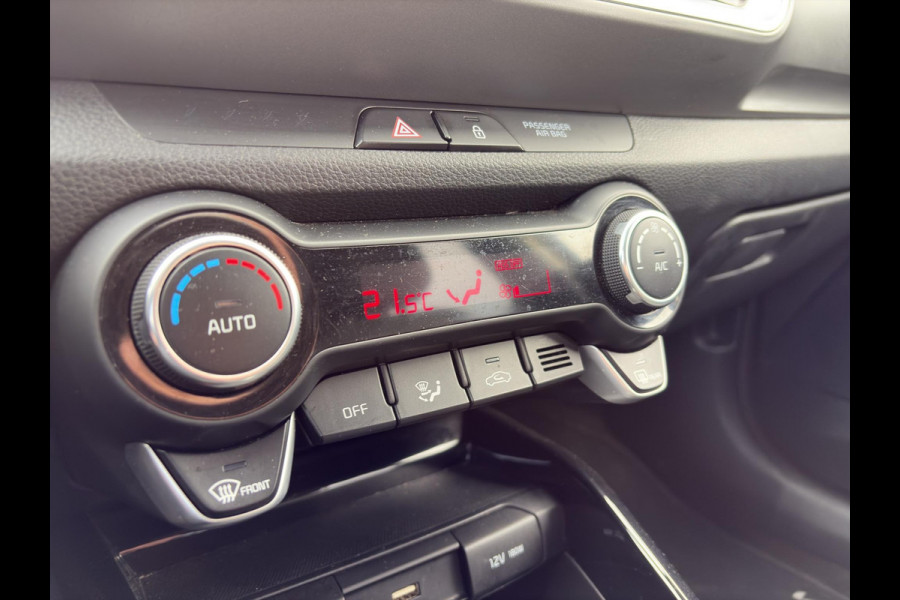Kia Stonic 1.0 T-GDi MHEV DynamicPlusLine Stoel- en Stuurverwarming | Navi | Cimate Control | Cruise Control | Key-less | Camera |