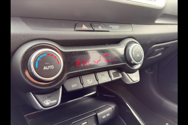 Kia Stonic 1.0 T-GDi MHEV DynamicPlusLine Stoel- en Stuurverwarming | Navi | Cimate Control | Cruise Control | Key-less | Camera |