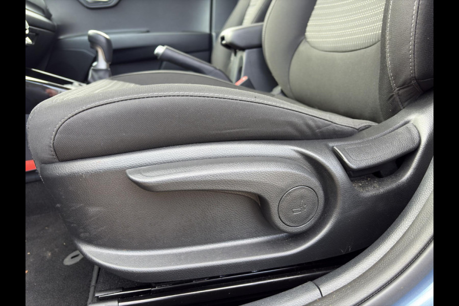 Kia Stonic 1.0 T-GDi MHEV DynamicPlusLine Stoel- en Stuurverwarming | Navi | Cimate Control | Cruise Control | Key-less | Camera |