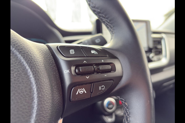 Kia Stonic 1.0 T-GDi MHEV DynamicPlusLine Stoel- en Stuurverwarming | Navi | Cimate Control | Cruise Control | Key-less | Camera |