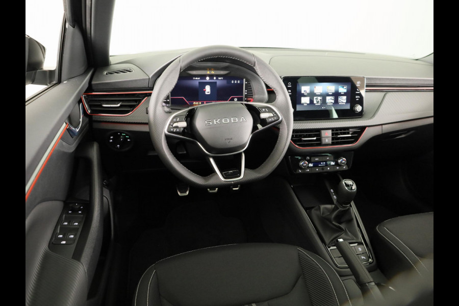 Škoda Kamiq Monte Carlo 1.0 TSI 115 pk 6 versn. Hand | Wegklapbare trekhaak | Winter Pakket | 18 inch lichtmetalen velgen