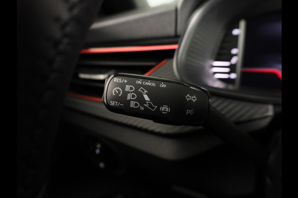 Škoda Kamiq Monte Carlo 1.0 TSI 115 pk 6 versn. Hand | Wegklapbare trekhaak | Winter Pakket | 18 inch lichtmetalen velgen