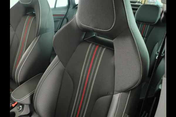 Škoda Kamiq Monte Carlo 1.0 TSI 115 pk 6 versn. Hand | Wegklapbare trekhaak | Winter Pakket | 18 inch lichtmetalen velgen