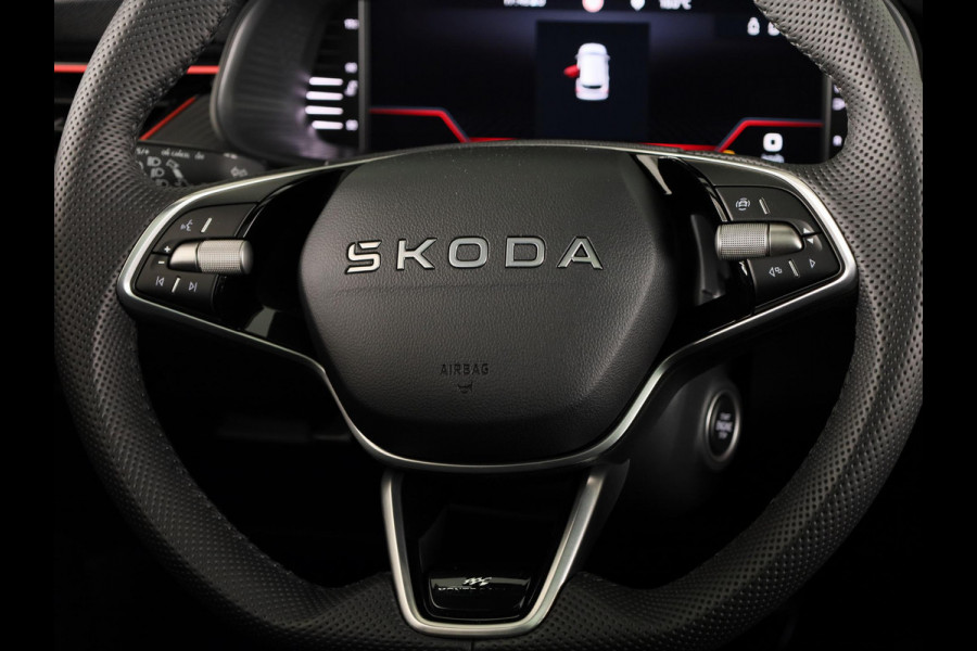 Škoda Kamiq Monte Carlo 1.0 TSI 115 pk 6 versn. Hand | Wegklapbare trekhaak | Winter Pakket | 18 inch lichtmetalen velgen