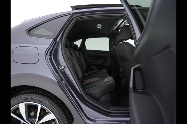 Volkswagen Taigo 1.5 TSI R-Line Aut. *PANO | ADAPTIVE-CRUISE | FULL-LED | BLINDSPOT | HEATED-SPORTSEATS | DIGI-COCKPIT | PRIVACY-GLASS | SHIFT-PADDLES | CAMERA | KEYLESS | NAVI-FULLMAP | ECC | PDC | 18''ALU*