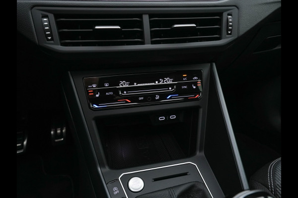 Volkswagen Taigo 1.5 TSI R-Line Aut. *PANO | ADAPTIVE-CRUISE | FULL-LED | BLINDSPOT | HEATED-SPORTSEATS | DIGI-COCKPIT | PRIVACY-GLASS | SHIFT-PADDLES | CAMERA | KEYLESS | NAVI-FULLMAP | ECC | PDC | 18''ALU*