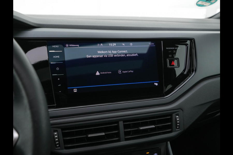 Volkswagen Taigo 1.5 TSI R-Line Aut. *PANO | ADAPTIVE-CRUISE | FULL-LED | BLINDSPOT | HEATED-SPORTSEATS | DIGI-COCKPIT | PRIVACY-GLASS | SHIFT-PADDLES | CAMERA | KEYLESS | NAVI-FULLMAP | ECC | PDC | 18''ALU*