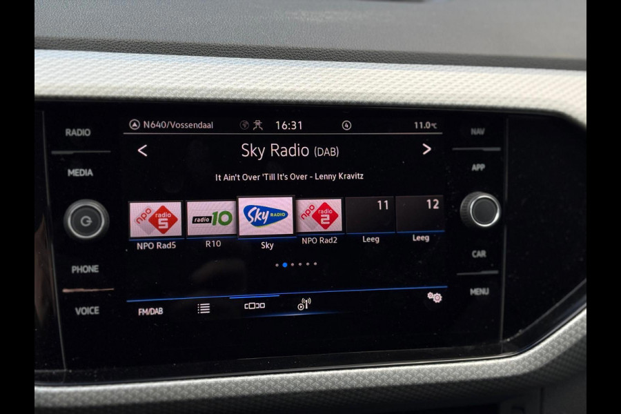 Volkswagen T-Cross 1.0 TSI Life | Navi, Carplay/Android, PDC, Cruise, Stoelverw., Climate, Afn. Trekhaak |