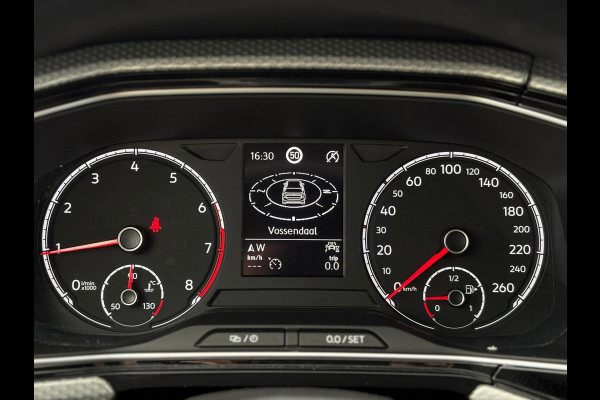 Volkswagen T-Cross 1.0 TSI Life | Navi, Carplay/Android, PDC, Cruise, Stoelverw., Climate, Afn. Trekhaak |