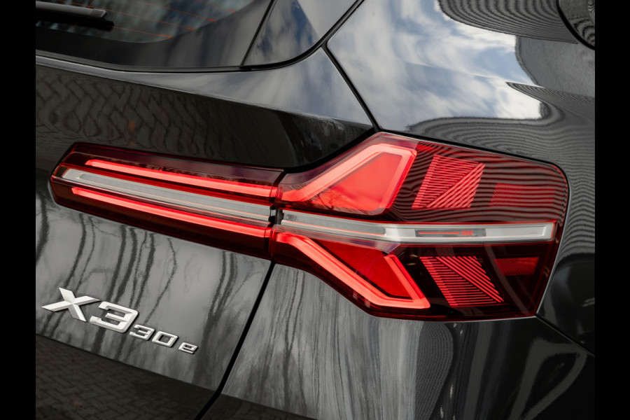 BMW X3 30e xDrive M-Sport - Individual Leder - Trekhaak - Stuurwiel Verwarmd