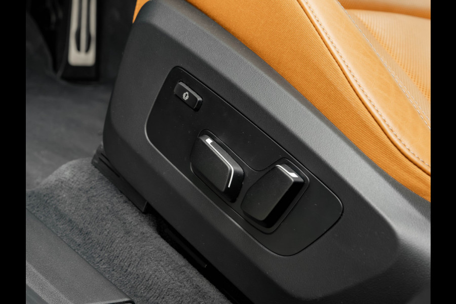 BMW X3 30e xDrive M-Sport - Individual Leder - Trekhaak - Stuurwiel Verwarmd